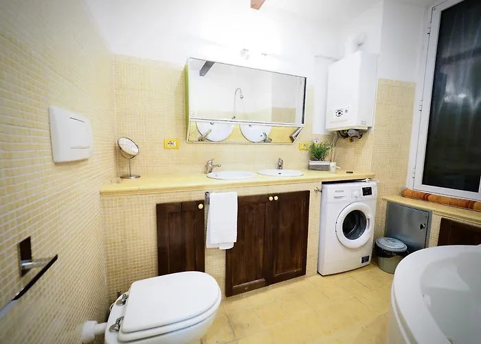 Dimora Delle Camelie - Acquario - Genovabb It Apartment *