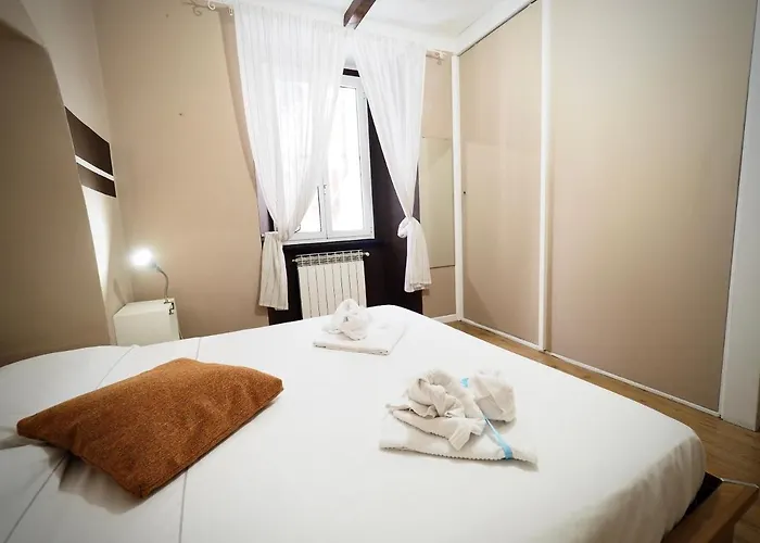 Dimora Delle Camelie - Acquario - Genovabb It Apartment